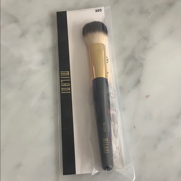 milani blush brush